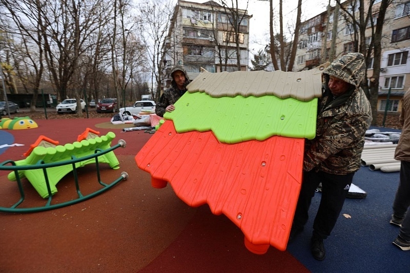 Детская площадка в Молодёжное — превью