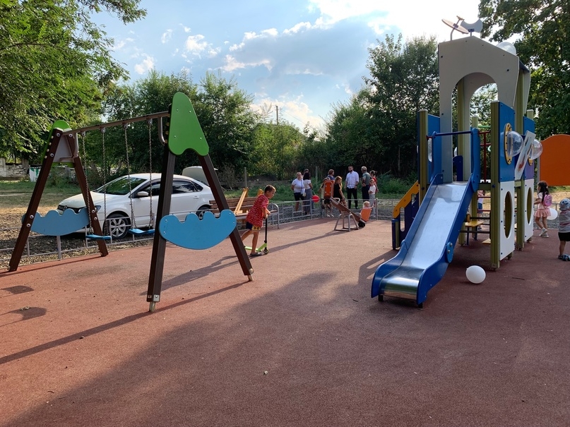 Детская площадка в Переваловка — превью