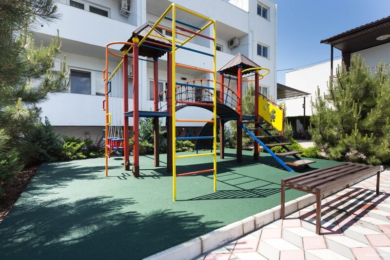 Детская площадка в Саки, Крым — фото 5