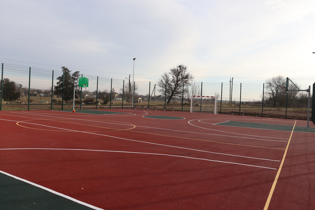 Спортивная площадка в Саки, Крым — фото 3